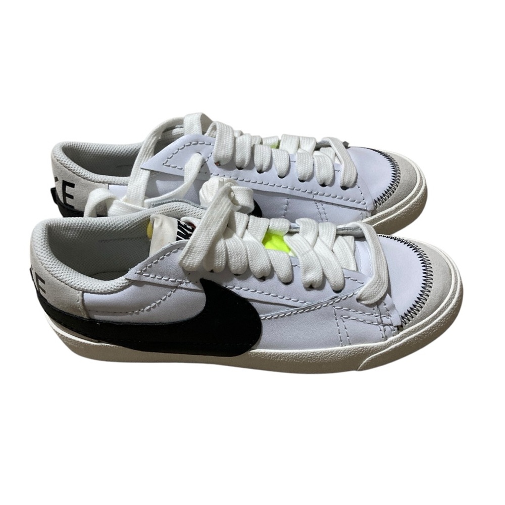 Nike Blazer Low '77 Jumbo White Black Sneakers Size 9.5